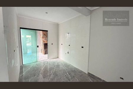 8_photo/94dcfdb15b.97075aea8cc9d34c-ATLAS-59e7624e-ab8e-444c-beb5-e18c151168f1.jpg de casa à venda com 3 quartos, 82m² em Tatuquara, Curitiba