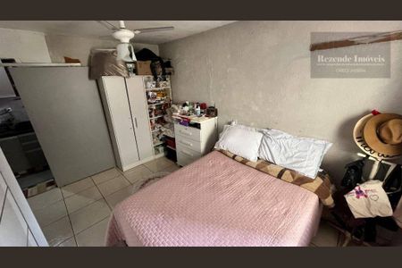 23_photo/94dcfdb405.1d1aa4053f8aee39-ATLAS-c30a07e4-4e9b-4f03-bab6-d11df8240f83.jpg de casa à venda com 5 quartos, 170m² em Tatuquara, Curitiba