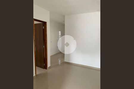 4_photo/94dcfdb60b.97cea93dd2da55a3-ATLAS-316887f3-c399-4883-aa7d-29d7f526437f.jpg de casa à venda com 2 quartos, 45m² em Tatuquara, Curitiba