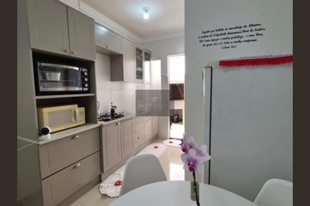 4_photo/94dcfdb99b.edf2212802869f81-ATLAS-52bf7e8c-b667-4a9c-8e81-a076ee1a7e45.jpg de casa à venda com 2 quartos, 42m² em Tatuquara, Curitiba
