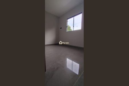 18_photo/94dcfdbc1f.40d9156f2e18fdd4-ATLAS-b398061f-131a-44be-becd-3d7f98f288f3.jpg de casa à venda com 2 quartos, 56m² em Tatuquara, Curitiba