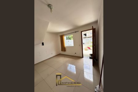 5_photo/94dcfdbed9.ea4fd3ce51c20542-ATLAS-49847dba-4c4e-4391-9c8d-5f5837d7e228.jpg de casa à venda com 2 quartos, 68m² em Tatuquara, Curitiba