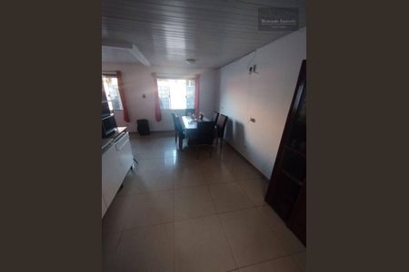 15_photo/94dcfdca23.6bc6d6e3d41508d6-ATLAS-69b00b9e-42d4-4e32-97d8-958d0cd94309.jpg de casa à venda com 2 quartos, 48m² em Tatuquara, Curitiba