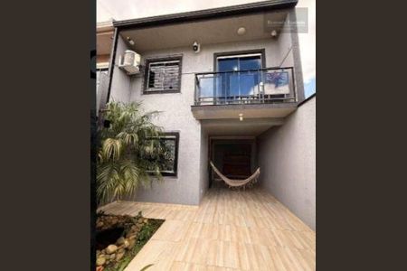 2_photo/94dcfdca9d.1168d7f35de77434-ATLAS-b56b3d54-9bb1-47be-b645-3e2eeb8c327c.jpg de casa à venda com 3 quartos, 77m² em Tatuquara, Curitiba