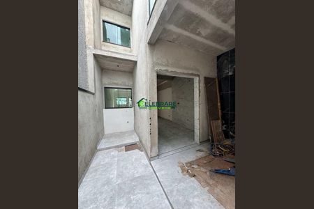 2_photo/94dcfdd80d.bbd0c06dccd8b6dc-ATLAS-41b52f6d-89cd-45d4-bf7c-5a11ec762b38.jpg de casa à venda com 3 quartos, 82m² em Campo de Santana, Curitiba