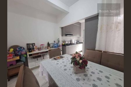 7_photo/94dcfdd83f.d83f7d0cb4c81861-ATLAS-1344d3a3-2932-4cbf-89a1-7f23a020c6a3.jpg de casa à venda com 3 quartos, 79m² em Campo de Santana, Curitiba