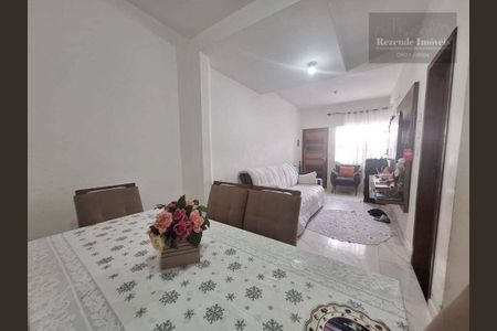 11_photo/94dcfdd83f.d83f7d0cb4c81861-ATLAS-6e5d48a0-a712-4d3c-9f71-574329bff392.jpg de casa à venda com 3 quartos, 79m² em Campo de Santana, Curitiba