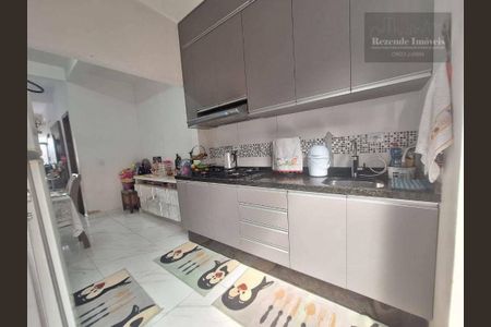 12_photo/94dcfdd83f.d83f7d0cb4c81861-ATLAS-8f1cb22a-6132-444b-93fe-94fe0d0085bc.jpg de casa à venda com 3 quartos, 79m² em Campo de Santana, Curitiba