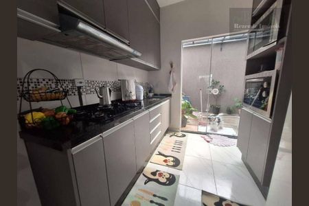 3_photo/94dcfdd83f.d83f7d0cb4c81861-ATLAS-95978f57-60ea-440e-bc7a-3f3f03ca3d10.jpg de casa à venda com 3 quartos, 79m² em Campo de Santana, Curitiba