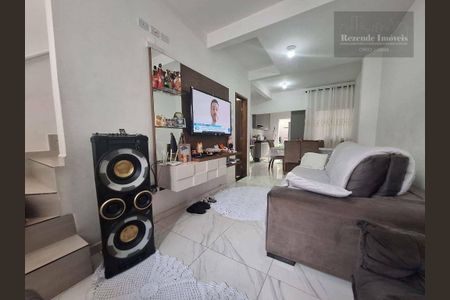 3_photo/94dcfdd83f.d83f7d0cb4c81861-ATLAS-d5694d21-6eeb-4575-a840-faef0f79df49.jpg de casa à venda com 3 quartos, 79m² em Campo de Santana, Curitiba