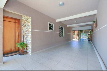 4_photo/94dcfdd9b5.12917f666bbf568e-ATLAS-519174c6-6c52-450d-931b-c5258fc907b5.jpg de casa à venda com 4 quartos, 270m² em Campo de Santana, Curitiba