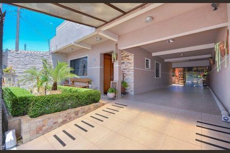 2_photo/94dcfdd9b5.12917f666bbf568e-ATLAS-84338c2c-ffd5-4920-ad02-7a77cd107b15.jpg de casa à venda com 4 quartos, 270m² em Campo de Santana, Curitiba