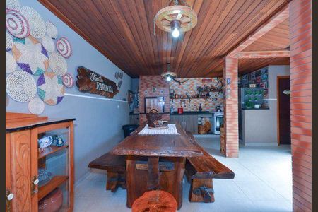 20_photo/94dcfdd9b5.12917f666bbf568e-ATLAS-df43b26d-de8e-4b95-850e-3b2fedae8c06.jpg de casa à venda com 4 quartos, 270m² em Campo de Santana, Curitiba