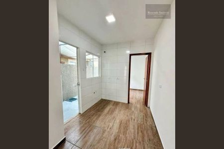 6_photo/94dcfddc07.2e140572c26e7dc0-ATLAS-526af495-901a-4e45-a0a1-9ee6bd295b81.jpg de casa à venda com 3 quartos, 60m² em Campo de Santana, Curitiba