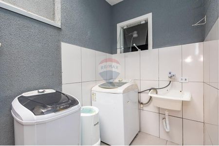 23_photo/94dcfddc97.014d739fb69e46b1-ATLAS-5967bfaa-ccb7-416a-bef5-c02e46b34ef8.jpg de casa à venda com 2 quartos, 45m² em Campo de Santana, Curitiba