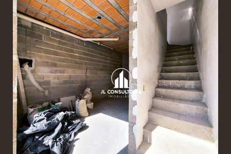 9_photo/94dcfddf41.07f29284d16cc936-ATLAS-588ee3f0-c4bb-458c-9247-66e8eb521b05.jpg de casa à venda com 3 quartos, 80m² em Campo de Santana, Curitiba