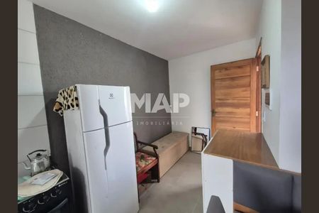 8_photo/94dcfe0a91.3237bba8f599d09d-ATLAS-c7b08116-e73f-404f-bf76-9857bf425c5c.jpg de casa à venda com 2 quartos, 33m² em Campo de Santana, Curitiba