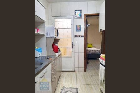 7_photo/94dcfe63e5.68d97e96253b8494-ATLAS-b3a06b1f-050a-4a85-9049-da55cb6a91d8.jpg de casa à venda com 2 quartos, 38m² em Campo de Santana, Curitiba