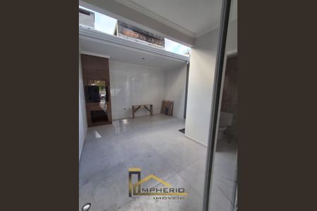 9_photo/94dcfe70b9.0e3c25eab8b6dd24-ATLAS-893062e3-0f9e-45b5-bfa6-0ef300057a41.jpg de casa à venda com 3 quartos, 87m² em Campo de Santana, Curitiba