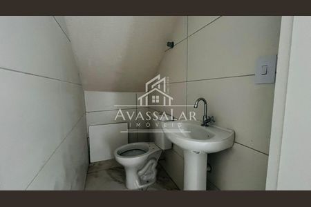 6_photo/94dcfe7595.aeaea9273f1b0468-ATLAS-23c75f6f-3605-4fe4-b8a2-ebffce8a54e0.jpg de casa à venda com 3 quartos, 80m² em Campo de Santana, Curitiba