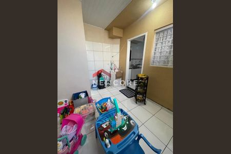 9_photo/94dcfe7769.05acccb2dbb53537-ATLAS-34f95330-e8b1-4fd8-9cdd-2897e66c090c.jpg de casa à venda com 2 quartos, 90m² em Campo de Santana, Curitiba