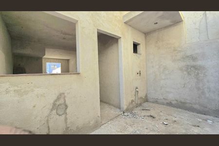 5_photo/94dcfe7b87.5a85c5bdfef41cf9-ATLAS-8dc69e8a-3981-4a3c-b391-83dc85296901.jpg de casa à venda com 2 quartos, 70m² em Campo de Santana, Curitiba