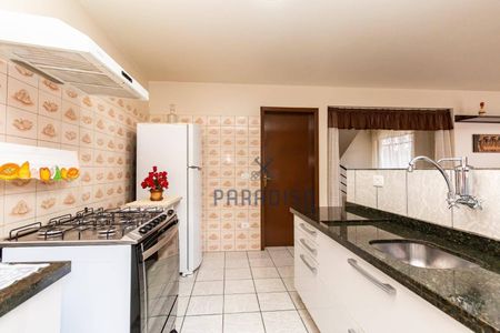 6_photo/94dcfea8cf.ec45c5915be217bb-ATLAS-f625462d-c37c-499b-9f13-78e596d3c0bd.jpg de casa à venda com 5 quartos, 432m² em Sítio Cercado, Curitiba