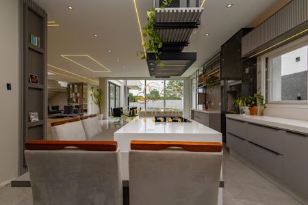 10_photo/94dd1d8b41.ceff8192393c33de-ATLAS-bab18d3d-ae45-491b-b54b-229676a2d00e.jpg de casa à venda com 5 quartos, 488m² em Augusta, Curitiba