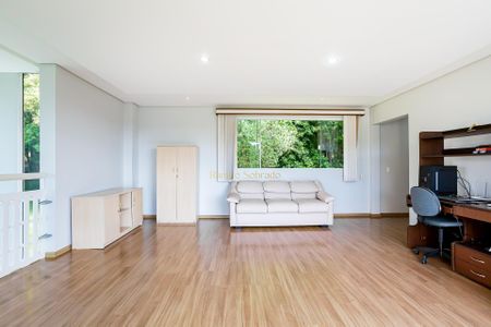 4_photo/94dd1d8c41.84d273d2e1abbbdc-ATLAS-b27e5de1-b367-4bbc-8be9-14b36c5fe0b0.jpg de casa à venda com 3 quartos, 370m² em Cidade Industrial de Curitiba, Curitiba