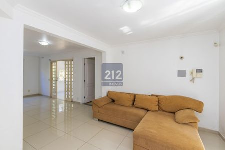 12_photo/94dd1de60b.6ba4ef9df26df2e3-ATLAS-5550fa81-01ae-486b-b6e0-2cd63f8fcde1.jpg de casa à venda com 5 quartos, 499m² em Augusta, Curitiba