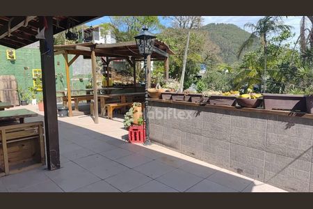 8_photo/9527242519.4cea1a0b3f6bbd2f-ATLAS-344f4345-7c91-4491-ba98-9892f12d904c.jpg de casa à venda com 4 quartos, 284m² em Pântano do Sul, Florianópolis