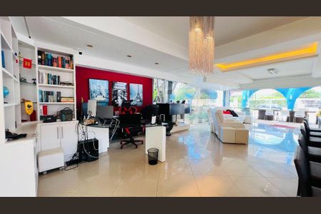 19_photo/952724256f.e98a0441d5514113-ATLAS-e6f10379-afdf-4686-a3c0-b8eafd2c930b.jpg de casa à venda com 3 quartos, 346m² em Pântano do Sul, Florianópolis