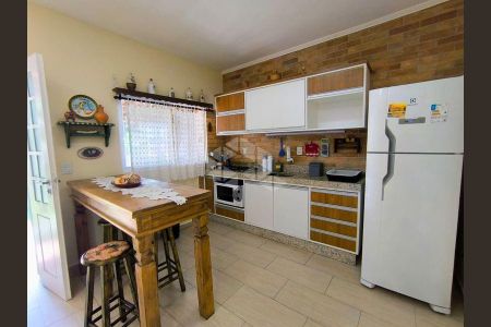 7_photo/952724302d.45f02ef6bff41bc6-ATLAS-735c8f32-064f-470e-bc13-7b016da58c2d.jpg de casa para alugar com 1 quarto, 60m² em Pântano do Sul, Florianópolis