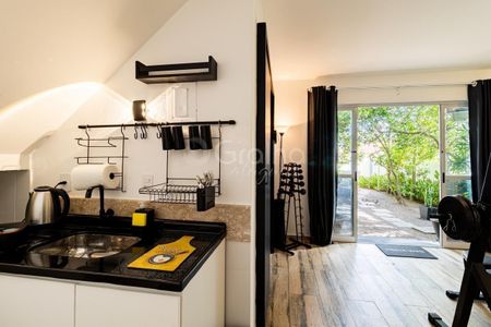 8_photo/9527244673.6d966f5fb5582f4e-ATLAS-4bfd26bc-aca2-4a8f-952d-188aae336be0.jpg de casa para alugar com 4 quartos, 200m² em Pântano do Sul, Florianópolis