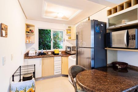 28_photo/9527244673.6d966f5fb5582f4e-ATLAS-6c314c9c-b3db-442c-a56a-b8e96dbb62f3.jpg de casa para alugar com 4 quartos, 200m² em Pântano do Sul, Florianópolis