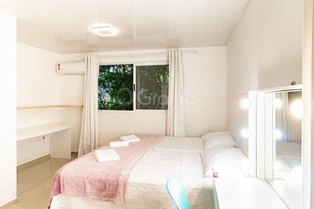 24_photo/9527244673.6d966f5fb5582f4e-ATLAS-fd8e133f-4a82-4190-a454-c51d234a7dfe.jpg de casa para alugar com 4 quartos, 200m² em Pântano do Sul, Florianópolis