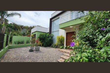 2_photo/9527245801.c4a86b3c211625c7-ATLAS-9cded6a0-96ca-4e38-8259-ca68a036dee0.jpg de casa à venda com 4 quartos, 352m² em Armacao do Pântano do Sul, Florianópolis