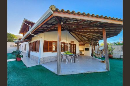 1_photo/952724587f.a4e73361480526da-ATLAS-ccefcdcd-5095-44c5-a255-be0bc3dfb581.jpg de casa à venda com 4 quartos, 200m² em Armação, Florianópolis