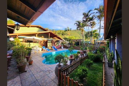 4_photo/952724596d.f0d246bad4da1cd5-ATLAS-3f3ab068-8701-4bf0-8a9c-e75c9ac0cede.jpg de casa à venda com 4 quartos, 250m² em Armação, Florianópolis