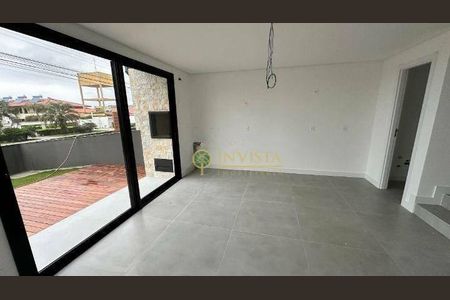 10_photo/952724cb8d.b0c9be0884e142d1-ATLAS-8aa86974-fd75-4cad-8fd2-37a3890b7afd.jpg de casa à venda com 3 quartos, 143m² em Morro das Pedras, Florianópolis