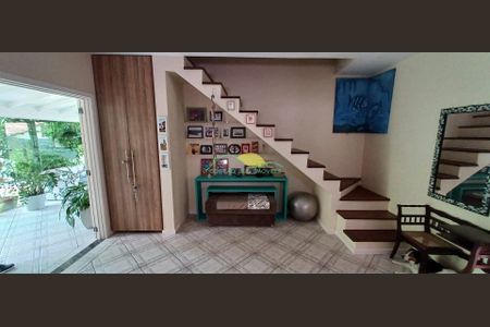 42_photo/952724ce7b.4909862b8c1c38b1-ATLAS-e4183cc1-b91c-4315-9bef-0292bededf31.jpg de casa à venda com 3 quartos, 211m² em Morro das Pedras, Florianópolis