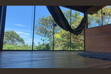 8_photo/952724ce99.59abdc00308a7dc6-ATLAS-25f17f0e-03fd-46ab-b1c8-24127f005f7b.jpg de casa à venda com 4 quartos, 250m² em Armação, Florianópolis