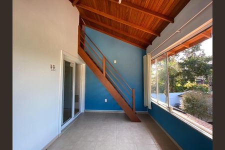 28_photo/952724cebb.598c66e7e5047e83-ATLAS-e8b1d15b-5f1d-41cd-9ed4-b6becd116f60.jpg de casa à venda com 4 quartos, 250m² em Armação, Florianópolis