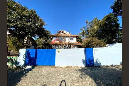 3_photo/952724cecb.7e2ea02b9085bf9d-ATLAS-84ec37de-0995-44eb-a2fe-248d74a083b2.jpg de casa à venda com 4 quartos, 250m² em Armação, Florianópolis