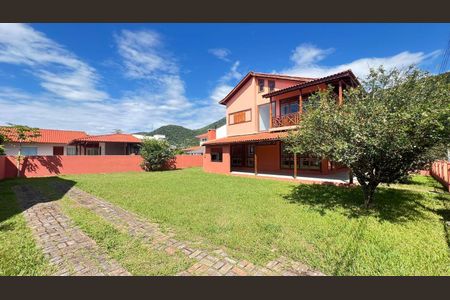 4_photo/952724f79d.ceff8192393c33de-ATLAS-2f772d1b-6b97-46f1-8e32-723b9fc3bde1.jpg de casa à venda com 3 quartos, 220m² em Armacao do Pântano do Sul, Florianópolis