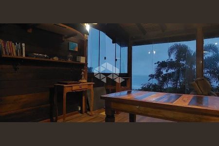 6_photo/952724f991.ff24471d9f4e1d63-ATLAS-c183a492-380e-4e47-aba3-3bcfb1c833e9.jpg de casa à venda com 3 quartos, 147m² em Armação, Florianópolis