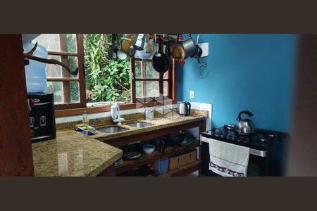 4_photo/952724f991.ff24471d9f4e1d63-ATLAS-e53c152d-27e5-4319-bd39-e15cece15e3f.jpg de casa à venda com 3 quartos, 147m² em Armação, Florianópolis