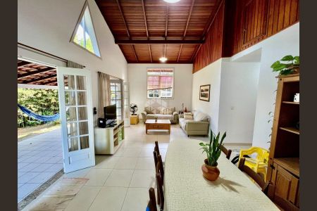 2_photo/952725c4d9.445c0bca81181d7a-ATLAS-b87ae7fa-e9d3-481d-a4e4-eddf07db7bca.jpg de casa à venda com 3 quartos, 120m² em Praia Acores, Florianópolis