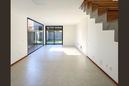 2_photo/952725c7d1.6ba4ef9df26df2e3-ATLAS-a5087d65-4a7a-40fc-9f6f-6d741fb38e26.jpg de casa à venda com 3 quartos, 165m² em Pântano do Sul, Florianópolis