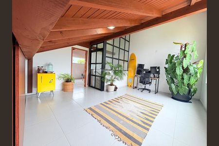 33_photo/952725ced9.751bca41ac608a7d-ATLAS-2f94afcf-b591-4c66-9b60-b3e62d555e19.jpg de casa à venda com 5 quartos, 166m² em Pântano do Sul, Florianópolis